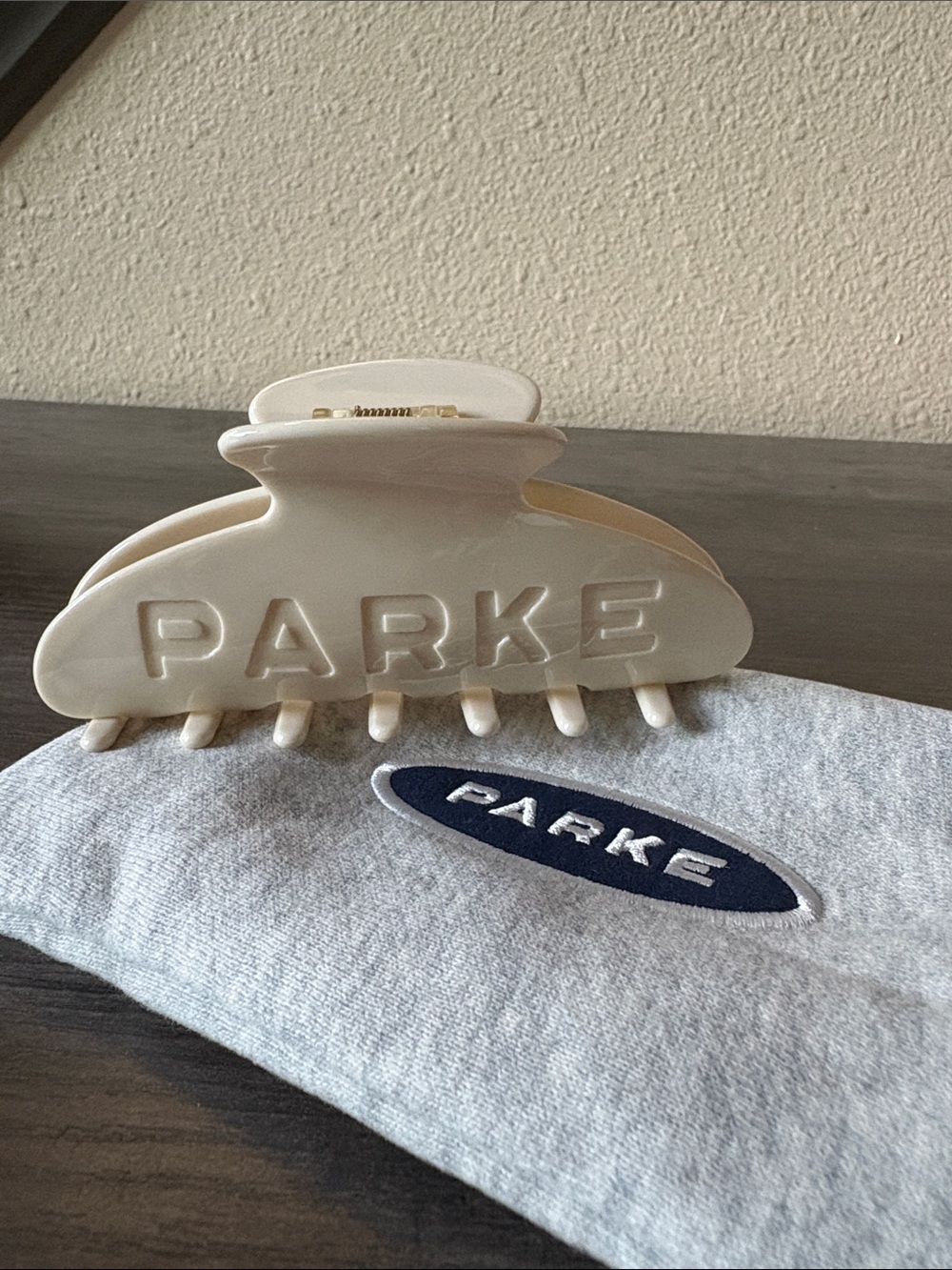 Parke NWT Authentic Cream Hair Claw Clip & Zipper Pouch - 2026 Bridal Release